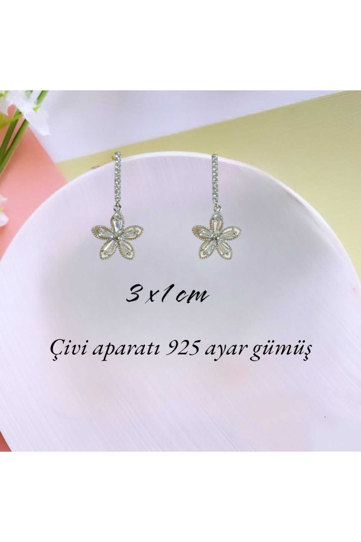 Dodemert Home Sallantili Lotus Çiçek 925 Ayar Gümüş Zirkon Taşli Küpe