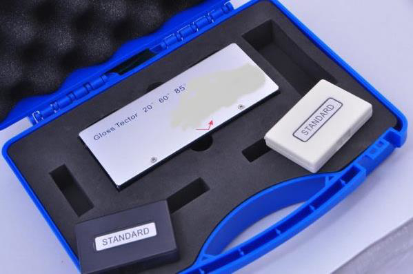 Salutron  Boya Parlaklik Ölçer Glossmetre Tek Açili