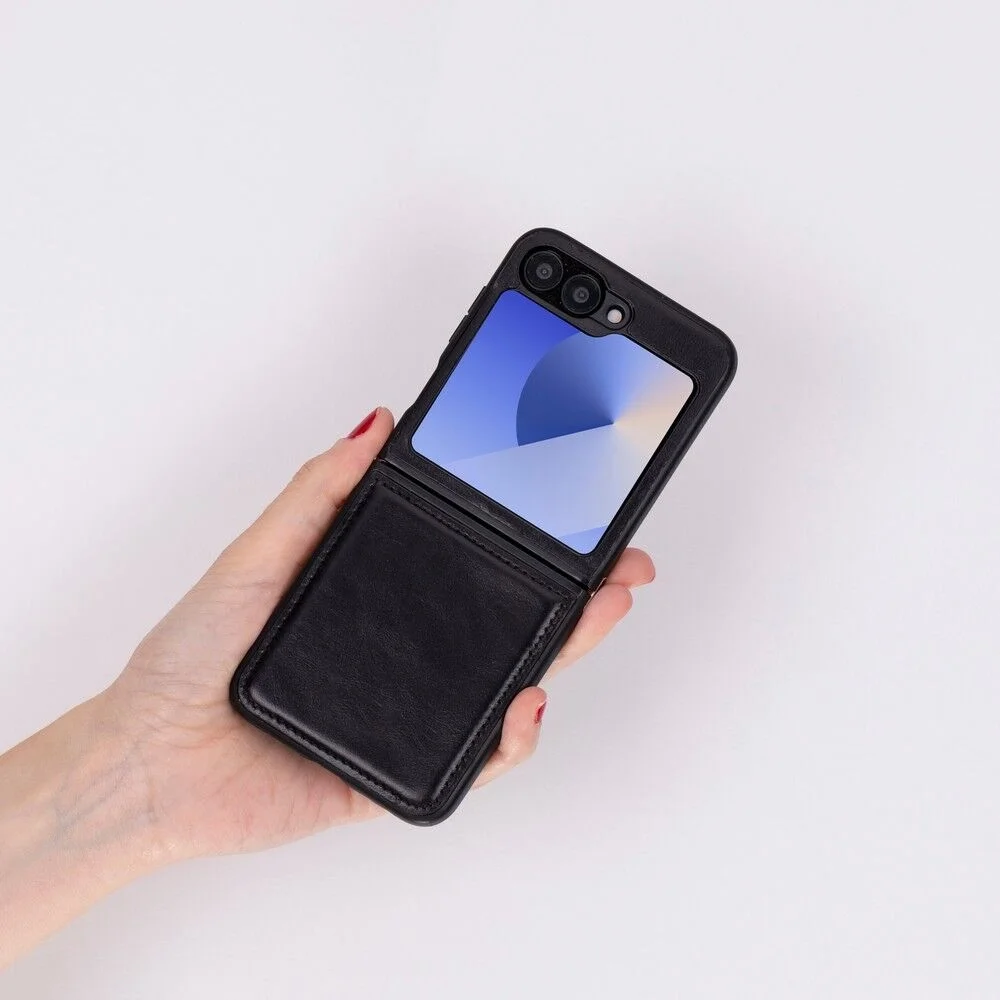 Samsung Galaxy Z Flip6 Uyumlu, Hakiki Deri, El Yapımı Arka Kapak Parlak Siyah Samsung Galaxy Z Flip6 Uyumlu, Hakiki Deri, El Yapımı Arka Kapak Parlak Siyah