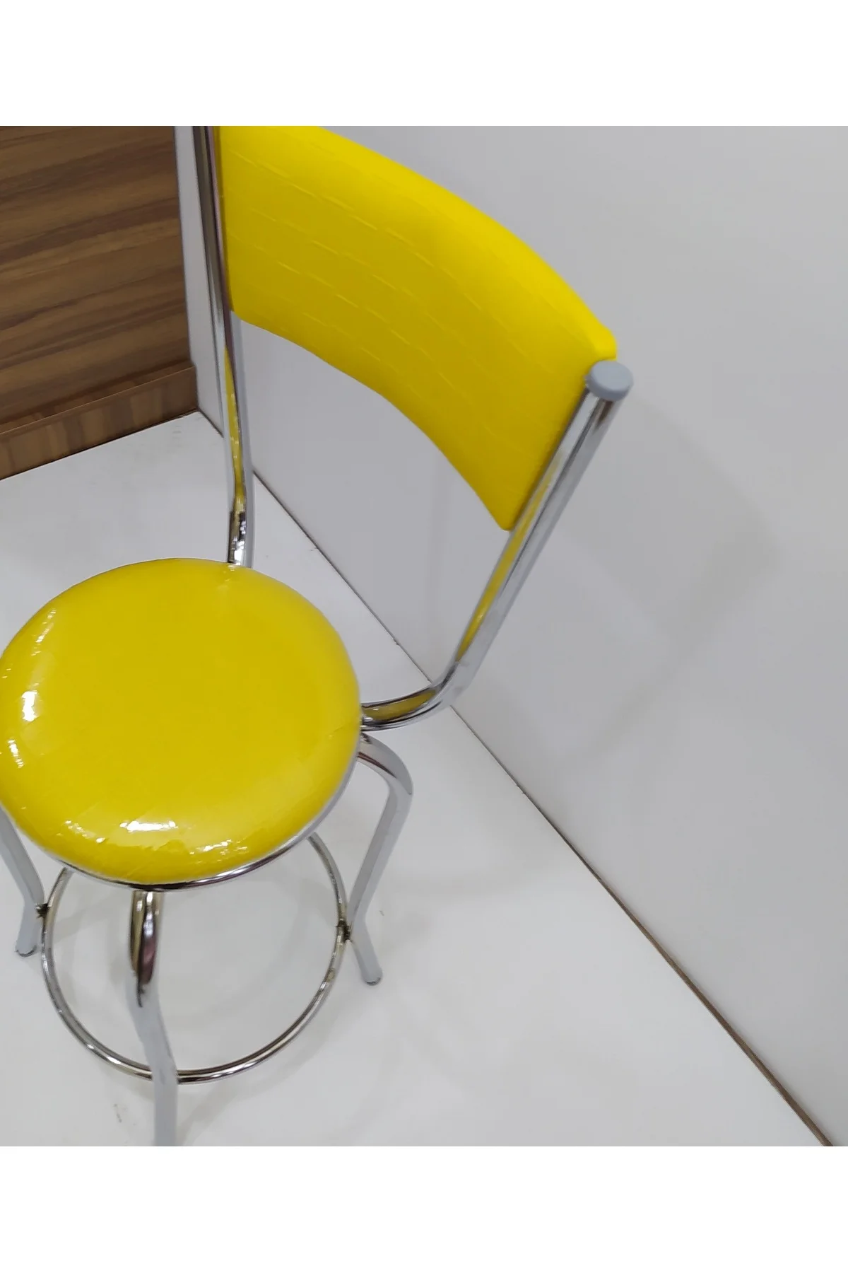 Sandalye 12761 BAR Tipi Yüksek 4ad SARI Suni deri döşem Metal nikelaj El yapım Sandalye 12761 BAR Tipi Yüksek 4ad SARI Suni deri döşem Metal nikelaj El yapım - Görsel 4