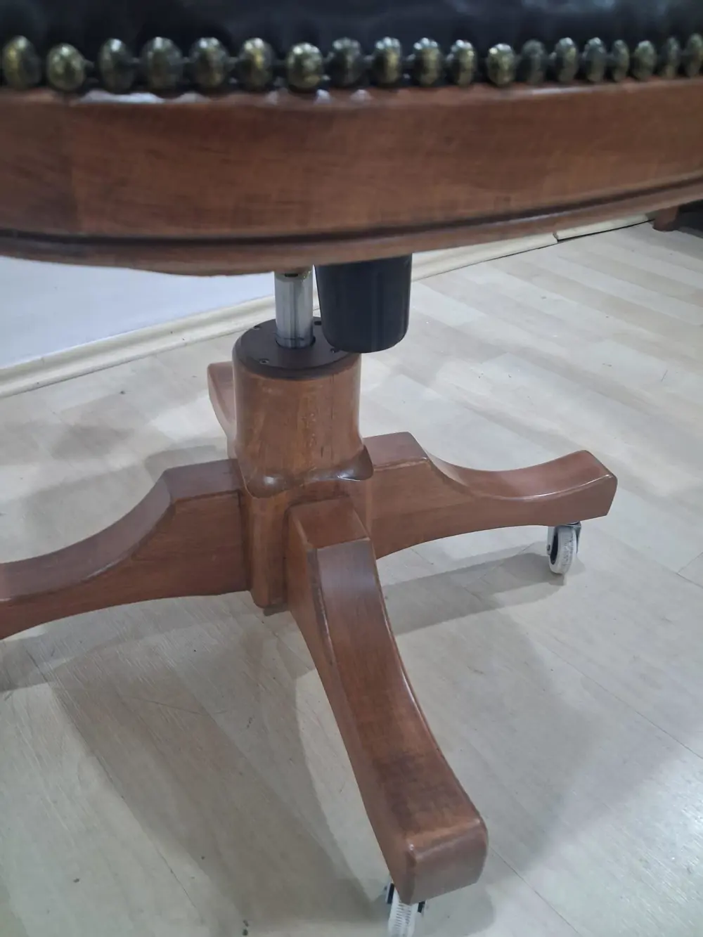 Sandalye 198724 Zus 2168 AMATSÖR Model Tam Kolçak Ayk Parlk Cevz 