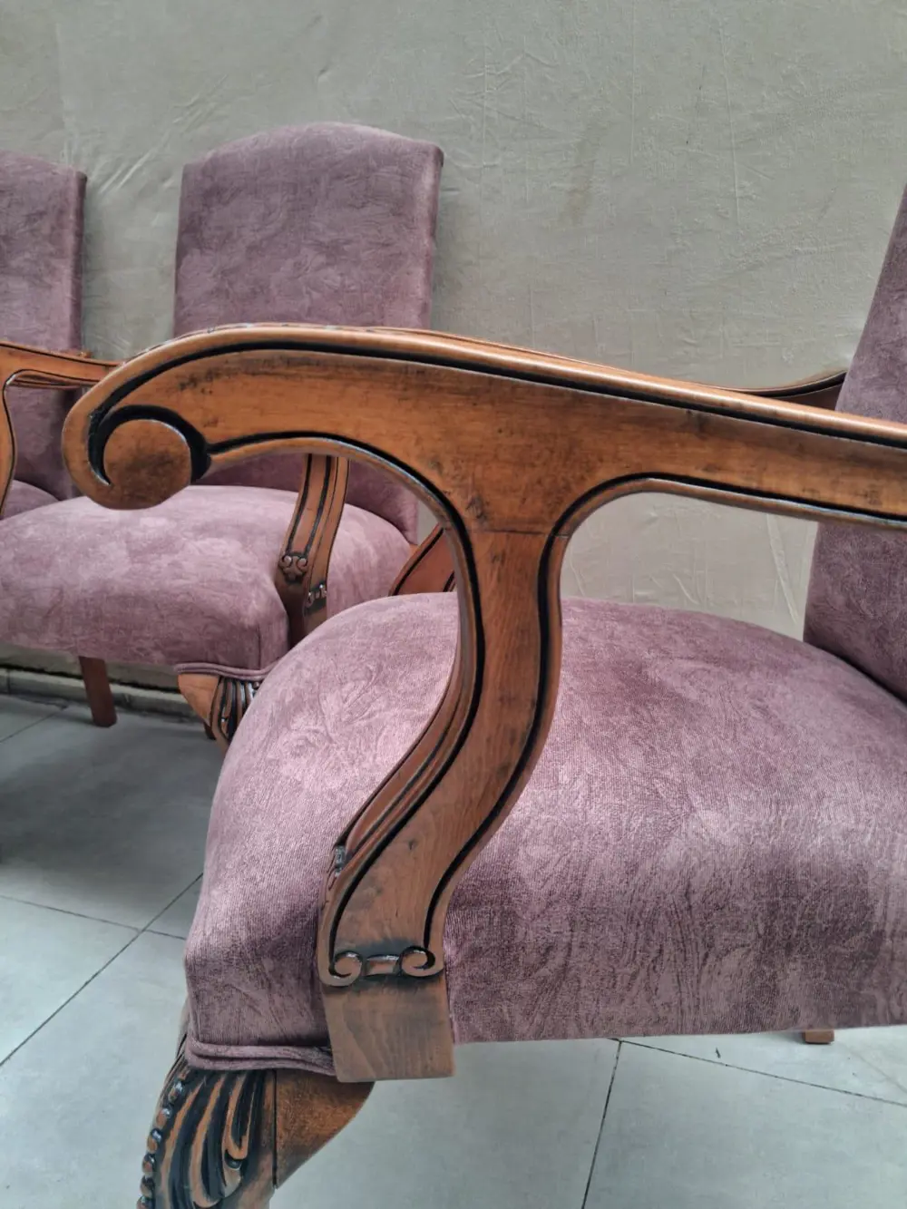 Sandalye Berjer Bengi 90620 Model Aslan Ayak  Oymalı Gölge Desen 