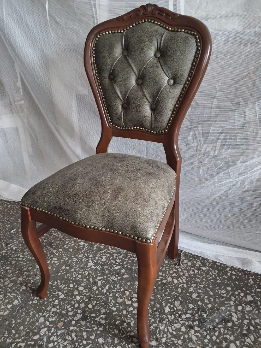Sandalye Klasik 90611 Model Kayın Aslan Ayak Ceviz Nubuk Kumaş 1 Sandalye Klasik 90611 Model Kayın Aslan Ayak Ceviz Nubuk Kumaş 1