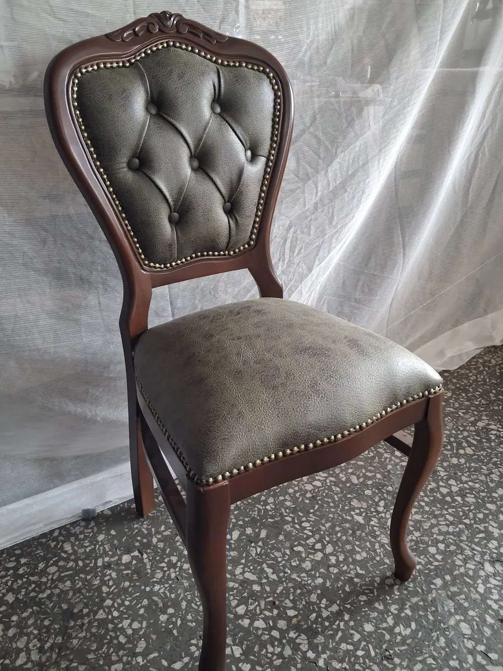 Sandalye Klasik 90611 Model Kayın Aslan Ayak Ceviz Nubuk Kumaş 1 Sandalye Klasik 90611 Model Kayın Aslan Ayak Ceviz Nubuk Kumaş 1