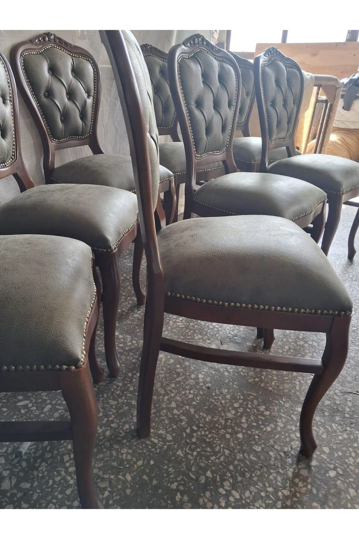 Sandalye Klasik 90614 Model Kayın Aslan Ayak Ceviz Nubuk Kumaş 8 Adet El Yapım Sandalye Klasik 90614 Model Kayın Aslan Ayak Ceviz Nubuk Kumaş 8 Adet El Yapım