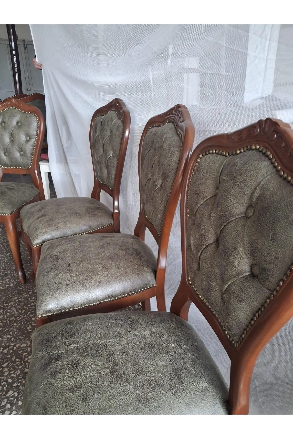 Sandalye Klasik 90612 Model Kayın Aslan Ayak Ceviz Nubuk Kumaş 4 Adet El Yapım Sandalye Klasik 90612 Model Kayın Aslan Ayak Ceviz Nubuk Kumaş 4 Adet El Yapım - Görsel 4