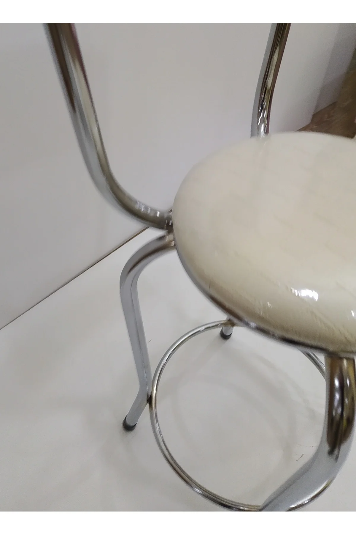Sandalye17857 BAR Yüksek Model KREM 4ad Metal nikelaj Suni deri döşem El yapım Sandalye17857 BAR Yüksek Model KREM 4ad Metal nikelaj Suni deri döşem El yapım - Görsel 2