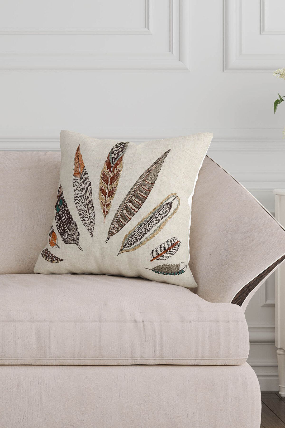 Sakalli Şans Tüyü Desenli Bej Zemin Dekoratif Hediyelik Kadife 4Lü Yastik