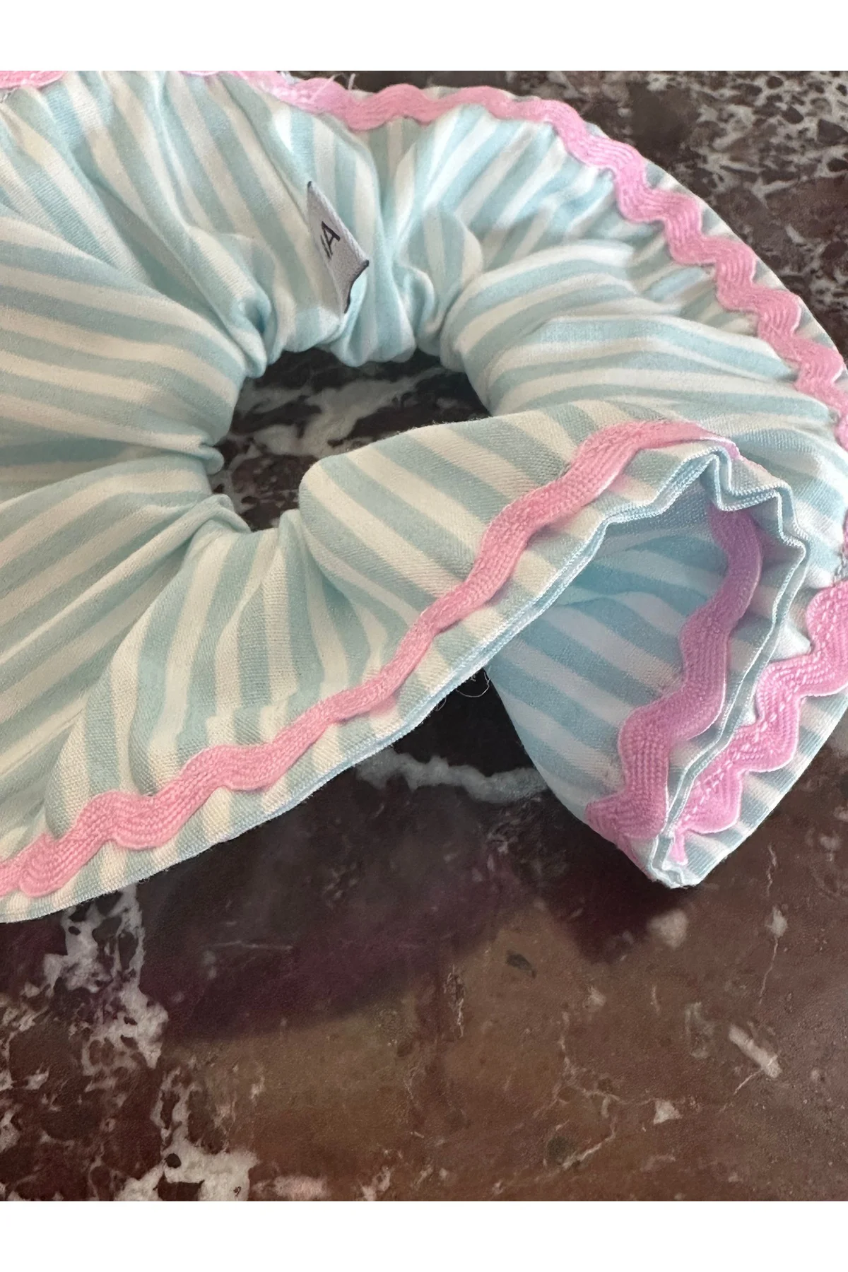 Sarı Çizgili Fuşya Pembe Çift Taraf Şeritli Scrunchie Toka Lastik Simit Toka