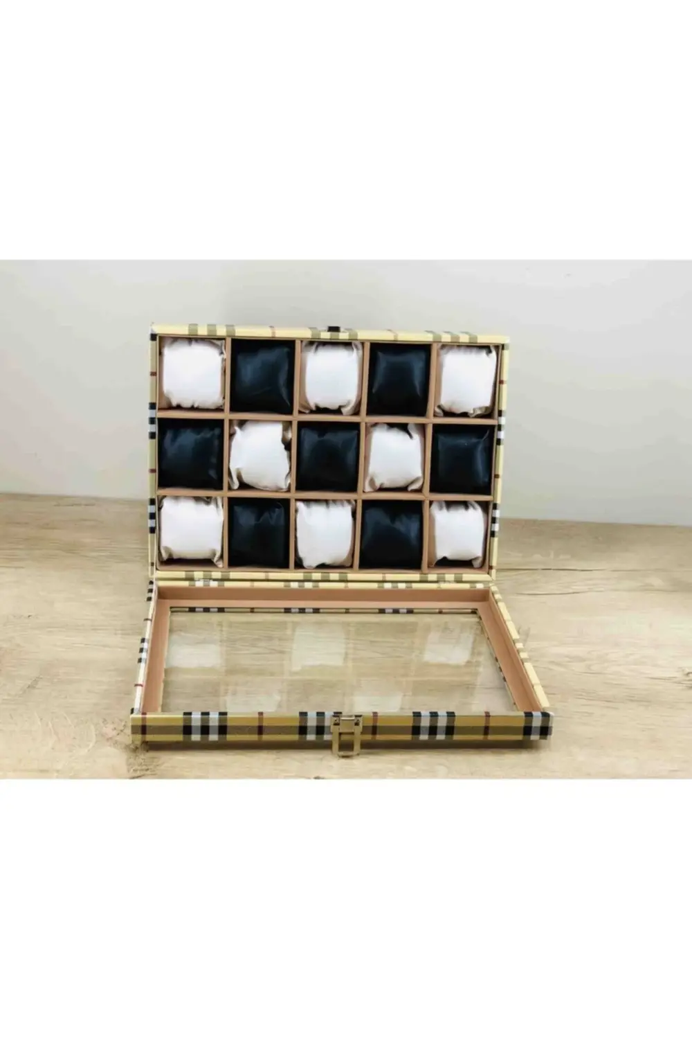 Sarı Ekoseli Bayanlara Özel Modern Dekoratif Cam Kapak Yastıklı K