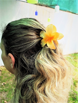 SARI LOTUS ÇİÇEK PARLAK AKRİLİK KADIN VİNTAGE MANDAL TOKA-MANTOK6