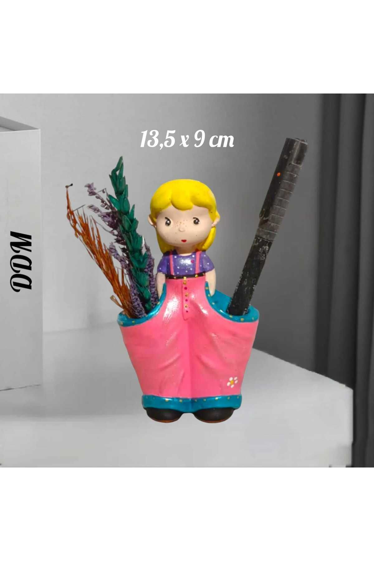 Sarışın Bol Paça Çiftçi Kız Kalemlik & Saksı & Dekoratif Biblo