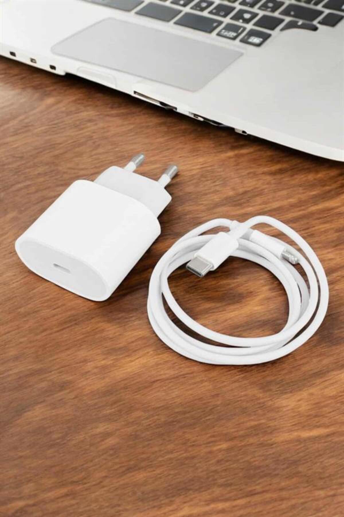 Şarj Aleti İOS 15/15 Pro Max Uyumlu Şarj Adaptörü ve Kablosu - Li