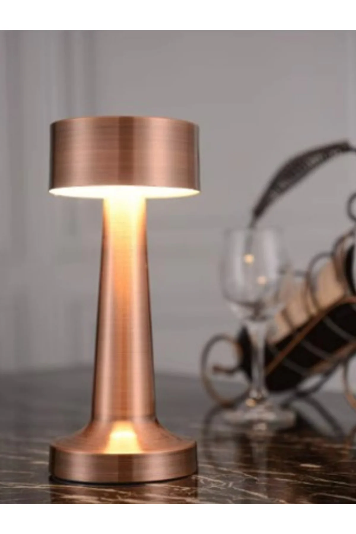 Şarjlı Dokunmatik LED Masa Lambası - Modern Metalik Tasarım, Işık