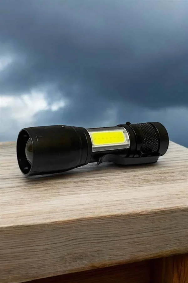 Şarjlı Metal Zoomlu El Feneri Işıldak Led Işık Taşınabilir El Lambası Şarjlı Metal Zoomlu El Feneri Işıldak Led Işık Taşınabilir El Lambası