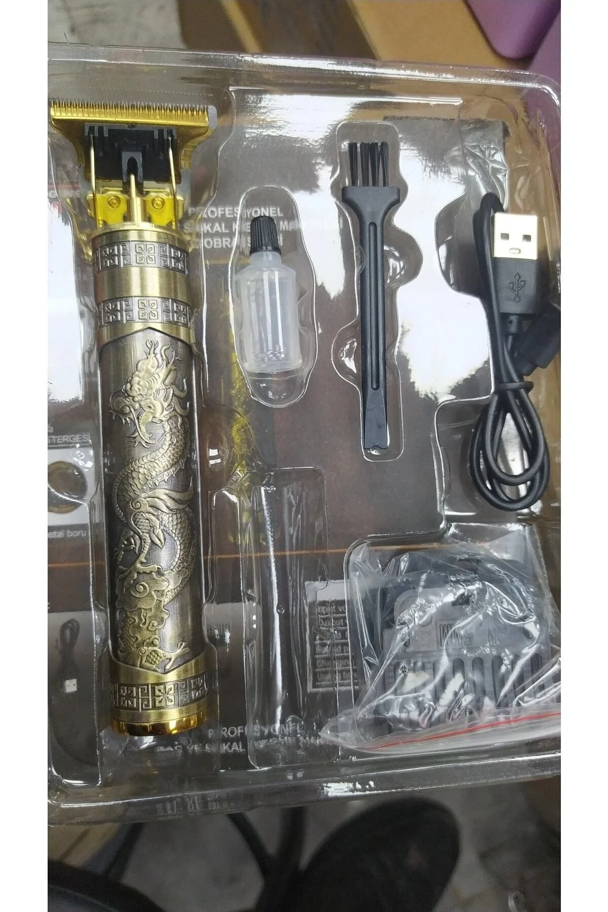 Şarjlı sakal tıraş makinesi kuru kullanım altın renk 1-3 başlık 2 yıl garantili - 50 Hz Frekans