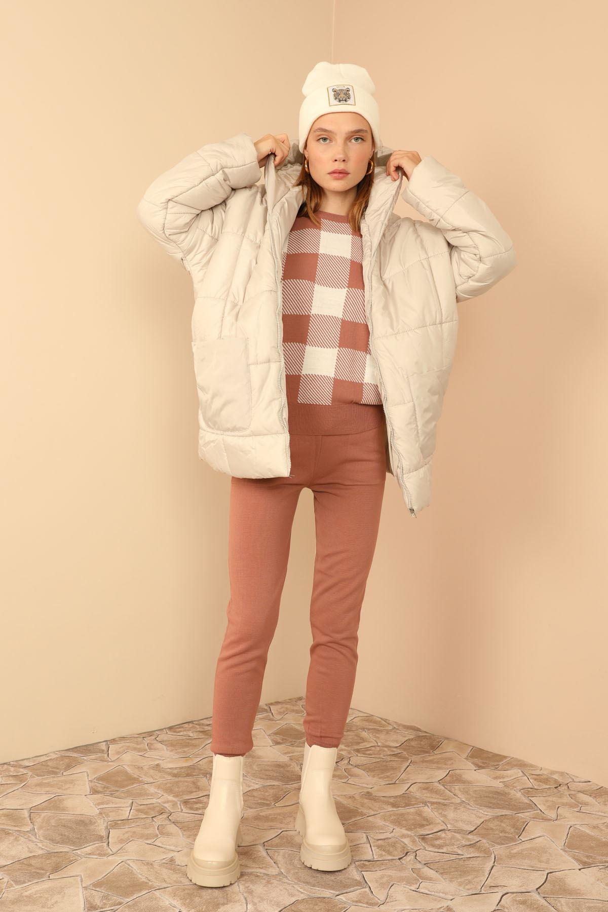 SASHA MODA MONT TAŞ STD - Kapitone Kumaş Fermuarlı Yaka Kısa Boy 