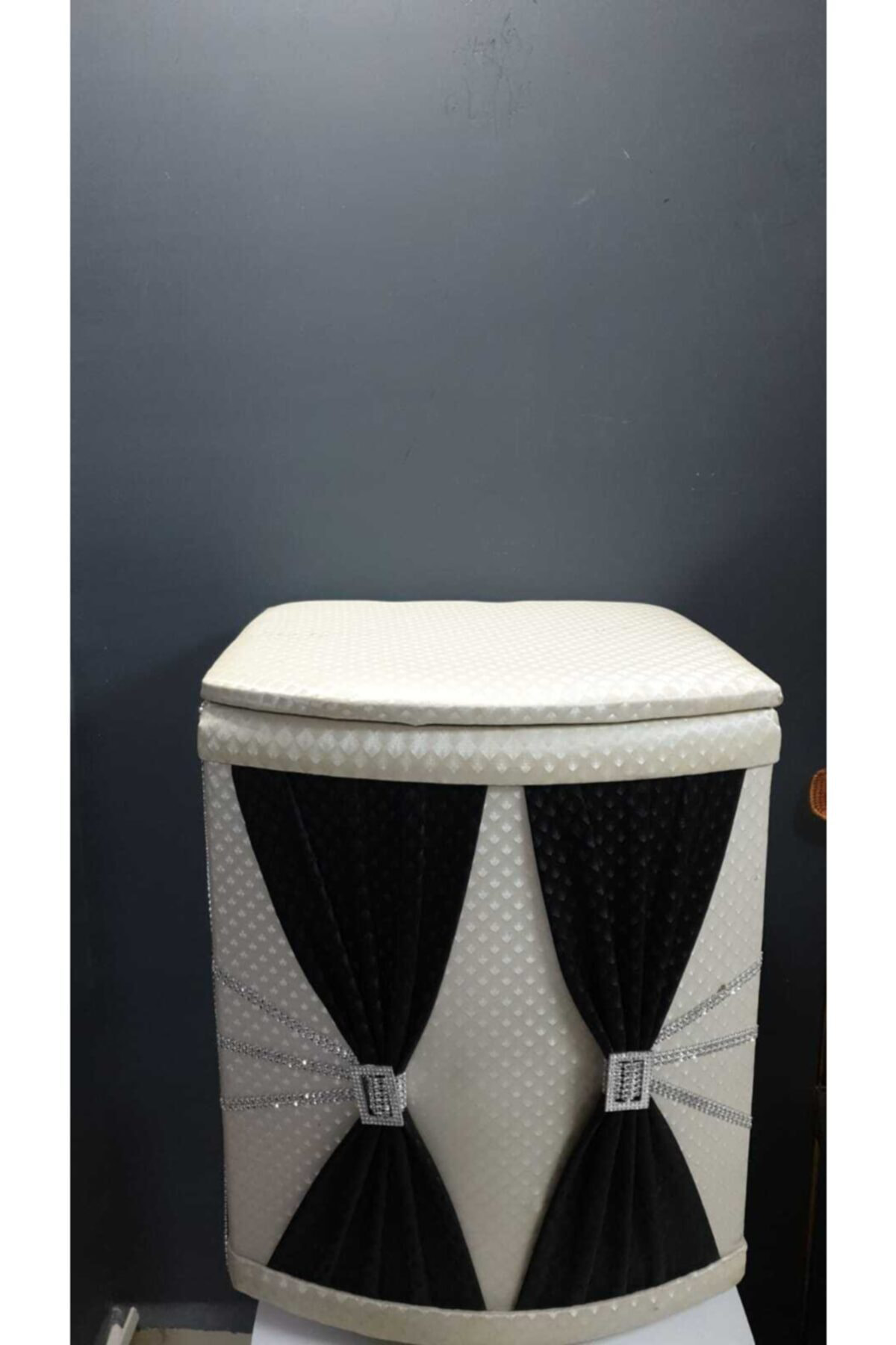 Elif Aksesuar Saten Çamaşır Sepeti