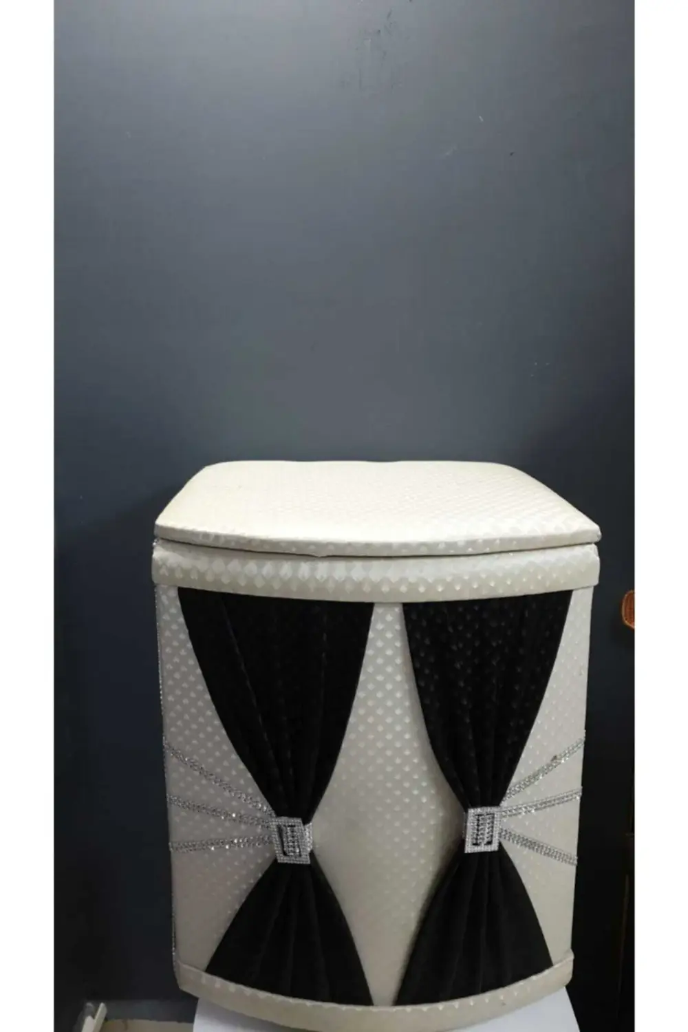 Saten Çamaşır Sepeti