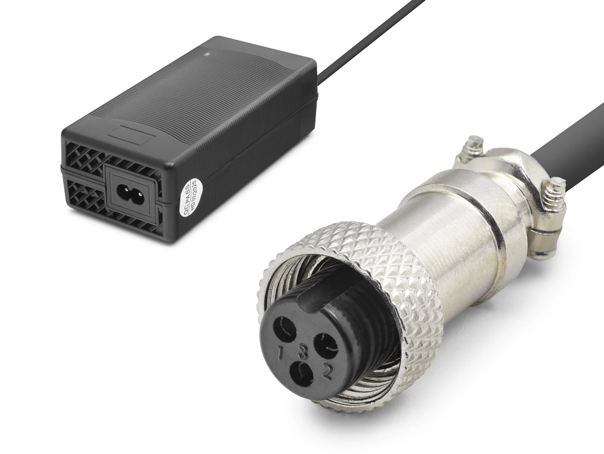 Scooter Adaptörü 29.4V 5A 147W (3 Pin 9 Mm) - Siyah HD8889 Scooter Adaptörü 29.4V 5A 147W (3 Pin 9 Mm) - Siyah HD8889