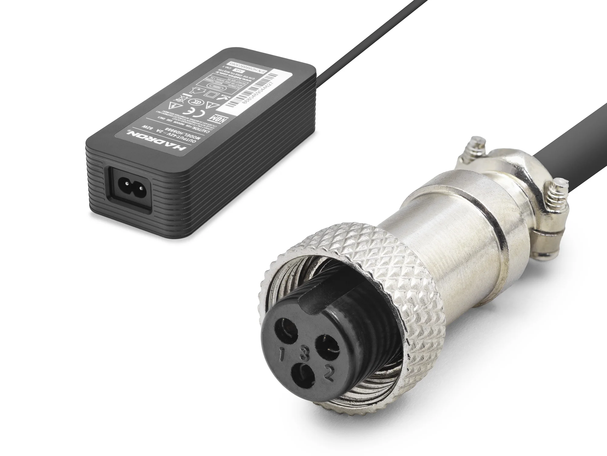 Scooter Adaptörü 42V 2A 84W 3 Pin 9 Mm Siyah HD8888 Scooter Adaptörü 42V 2A 84W 3 Pin 9 Mm Siyah HD8888