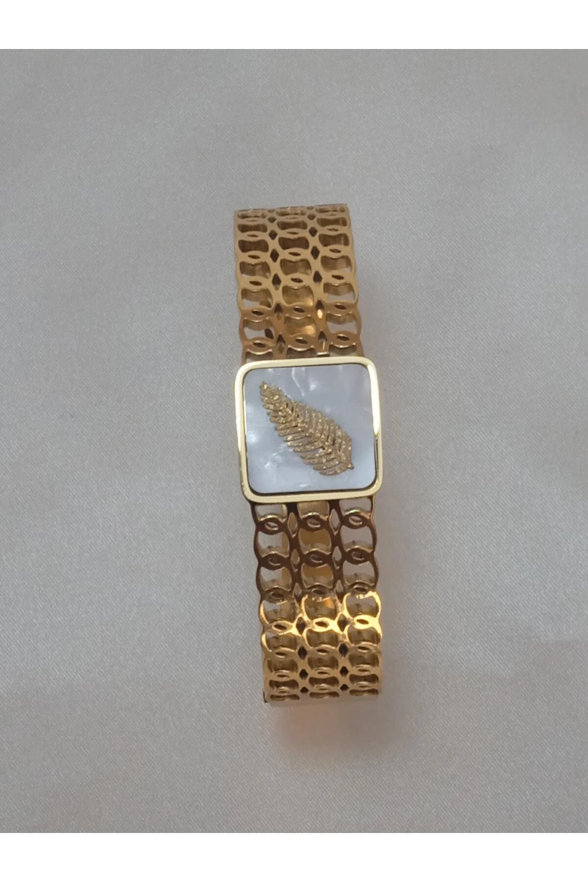 Sedefli Çelik Gold Renkli Kelepçe