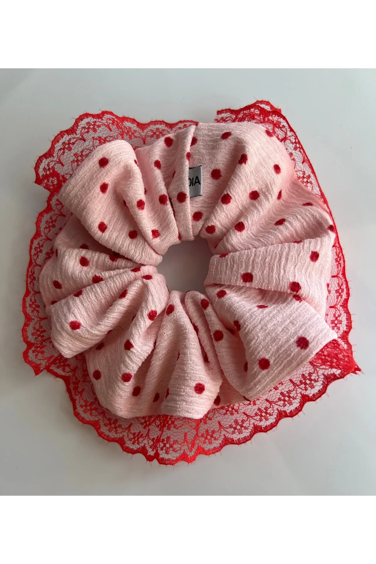 Şeker Pembe Kırmızı Puantiye ve Dantel Detaylı Lace Scrunchie Lastik Toka