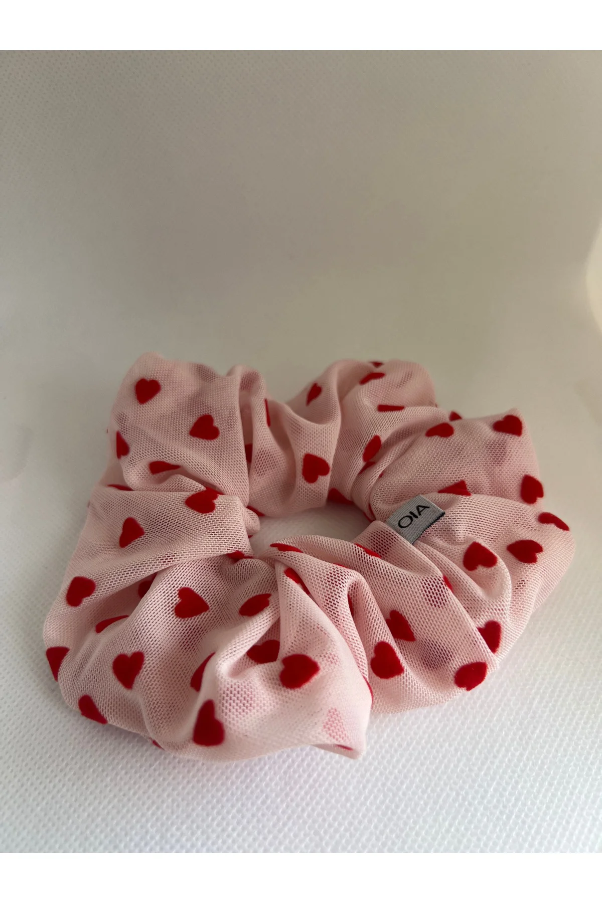 Şeker Pembe Kırmızı Kabartma Kalp Detay Scrunchie Lastik Toka