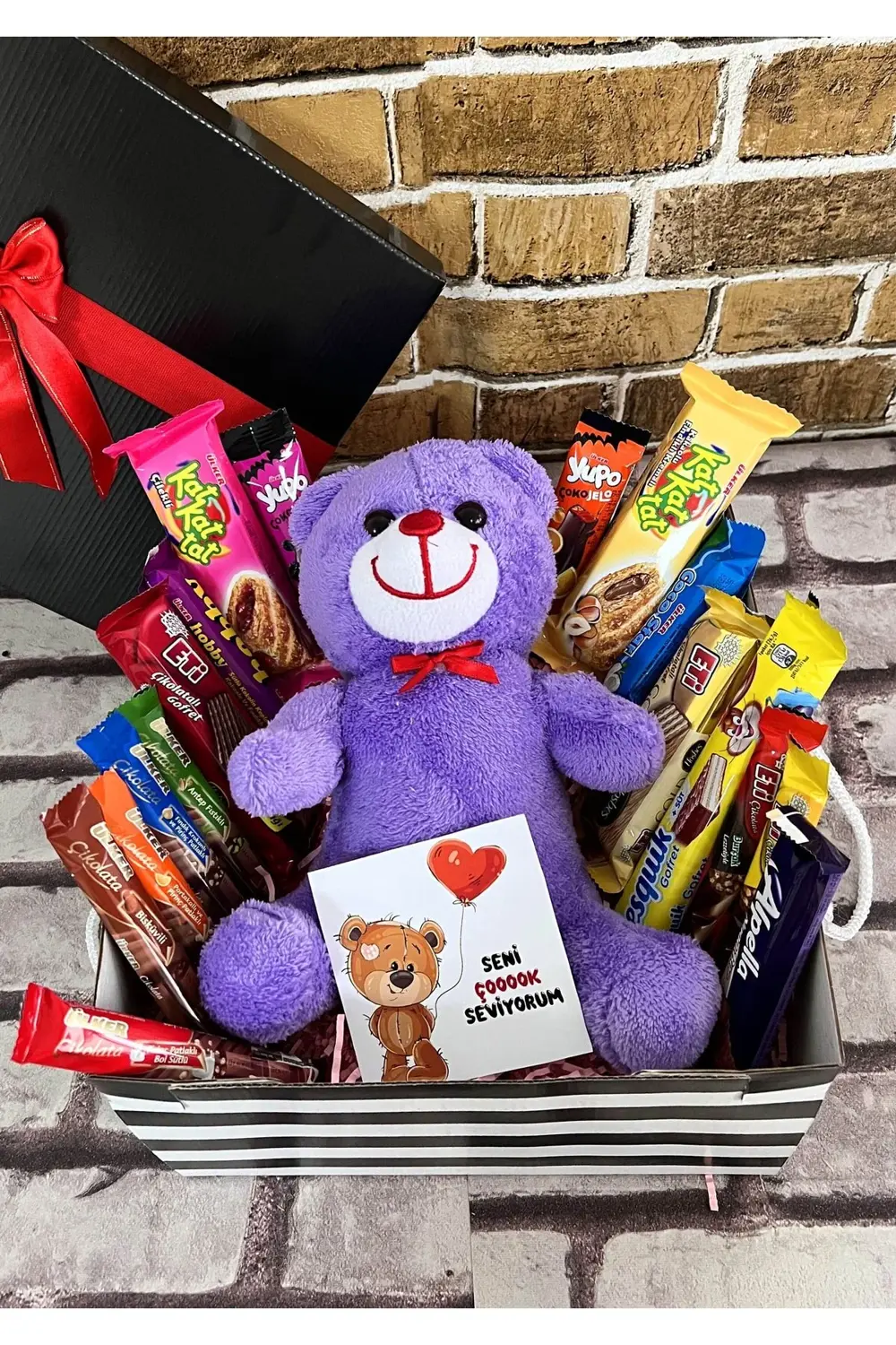 Seni Seviyorum Temalı Mor Ayıcıklı Ve Bol Çikolatalı Hediye Kutus