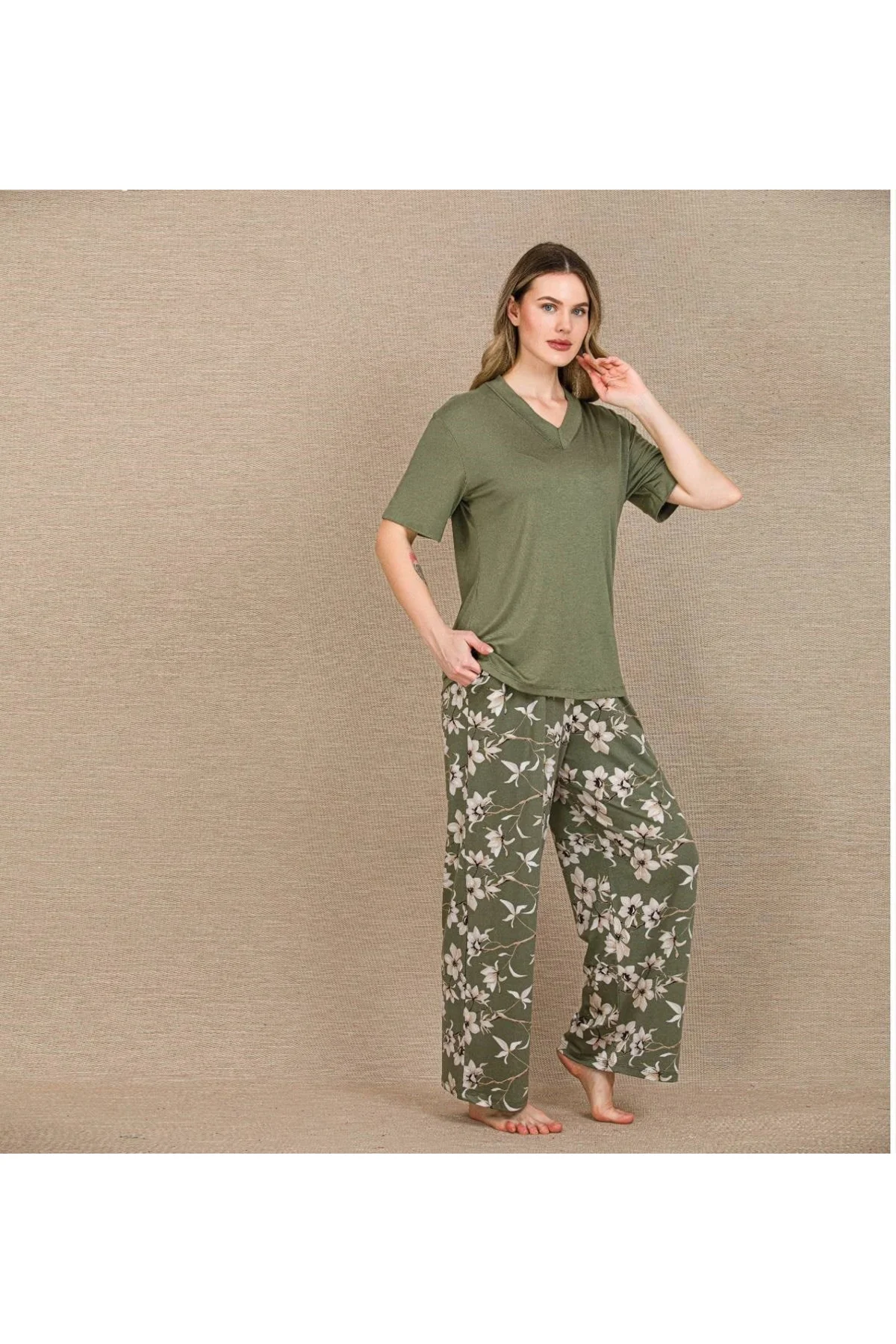 Senoramoda Şık Tasarım Çiçek Desenli Yeşil Kısa Kol Viskon Pijama Takımı - Görsel 2
