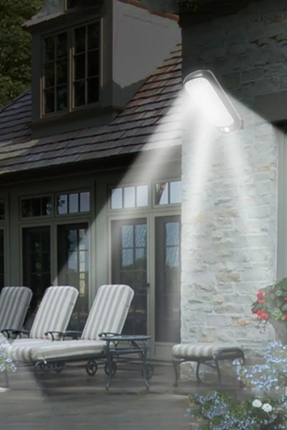 Sensörlü Güneş Enerjisi İle Şarj Olabilen Duvara Monte Solar Aydı