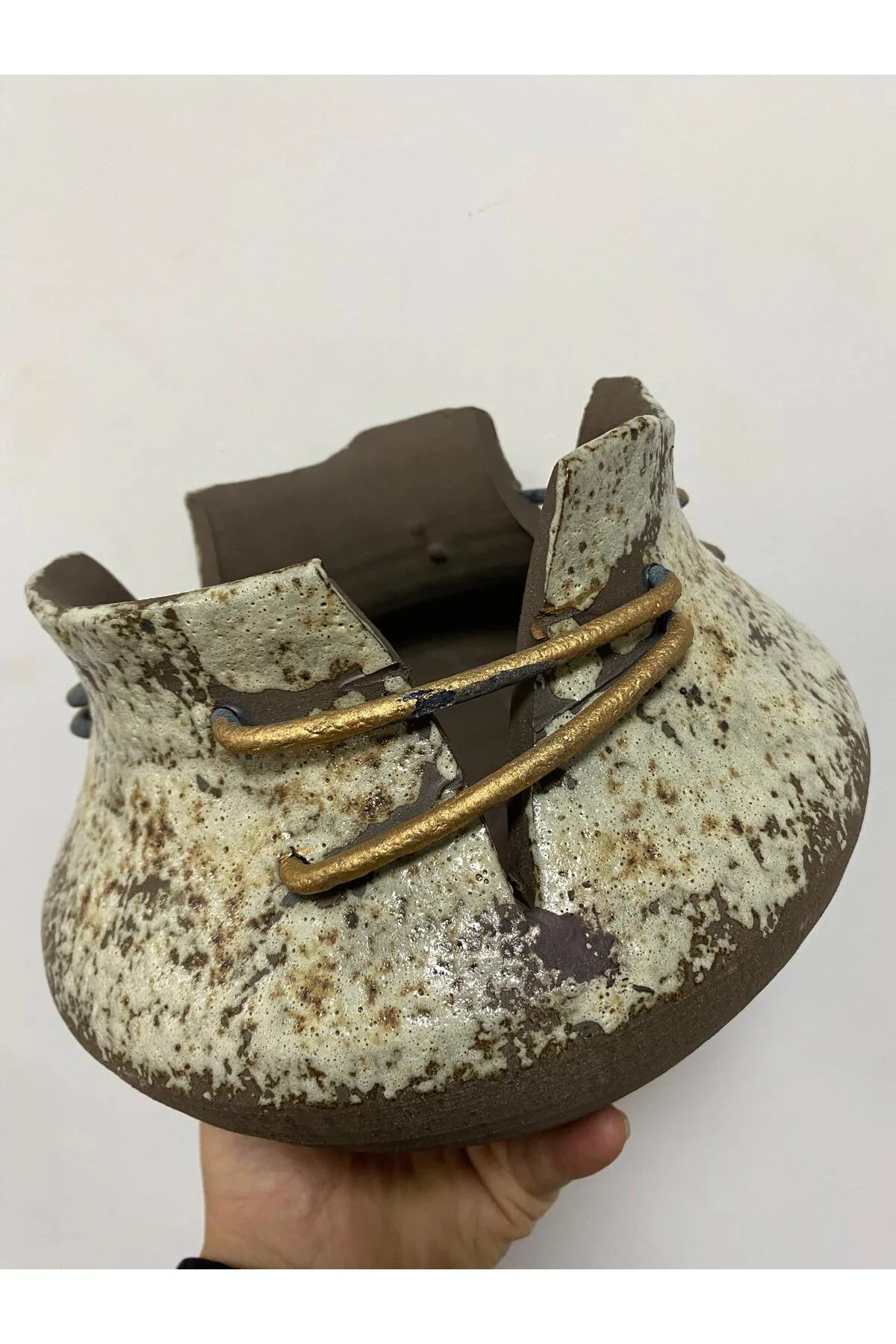 Seramik Bağcık Çiçeklik Vazo 21*21*15.5 cm