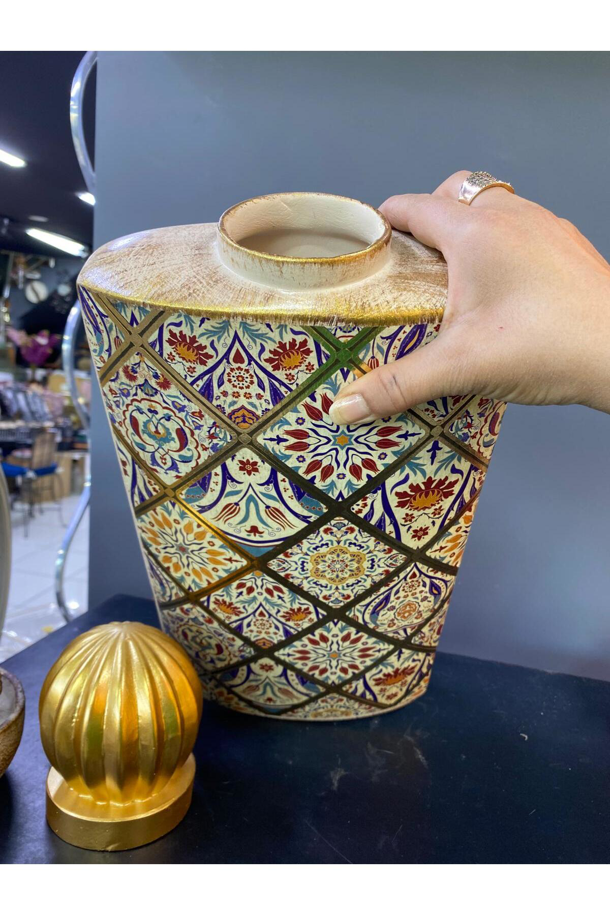Elif Aksesuar Seramik Etnik Desenli Kapaklı Büyük Vazo