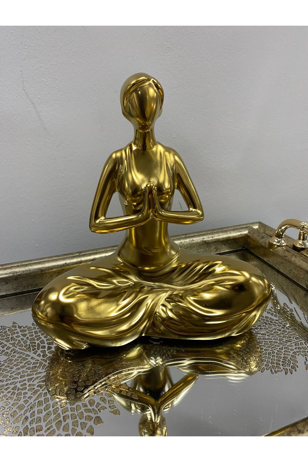 Seramik Yoga Yapan Biblo Gold Renk 20 cm