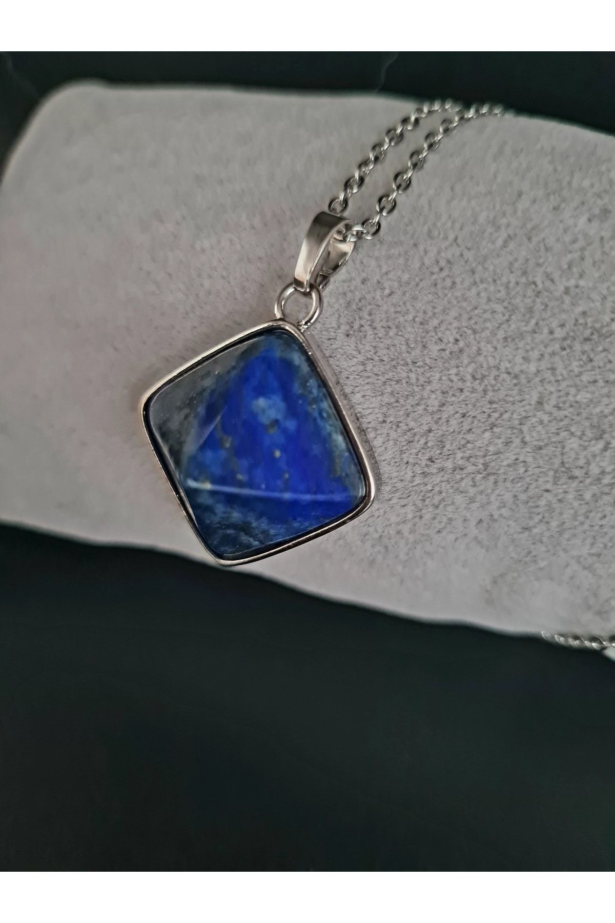 Sertifikalı Lapis Lazuli Doğal Taş Kolye Piramit Özel Kesim Aaa K Sertifikalı Lapis Lazuli Doğal Taş Kolye Piramit Özel Kesim Aaa K