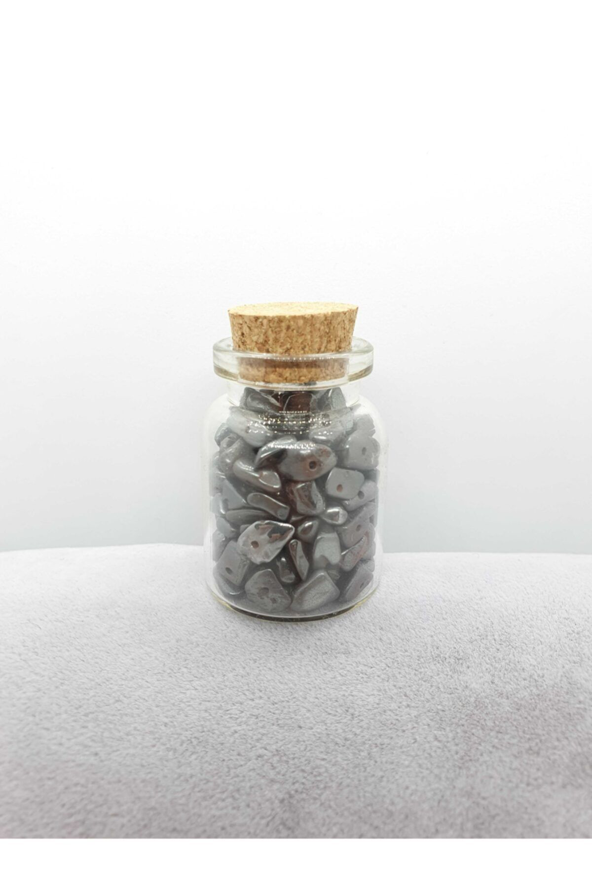 Gümüştel El Sanatlari Sertifikali Tüp Şişelerde Kirik Doğal Taşlar (Hematit Taşi Delikl