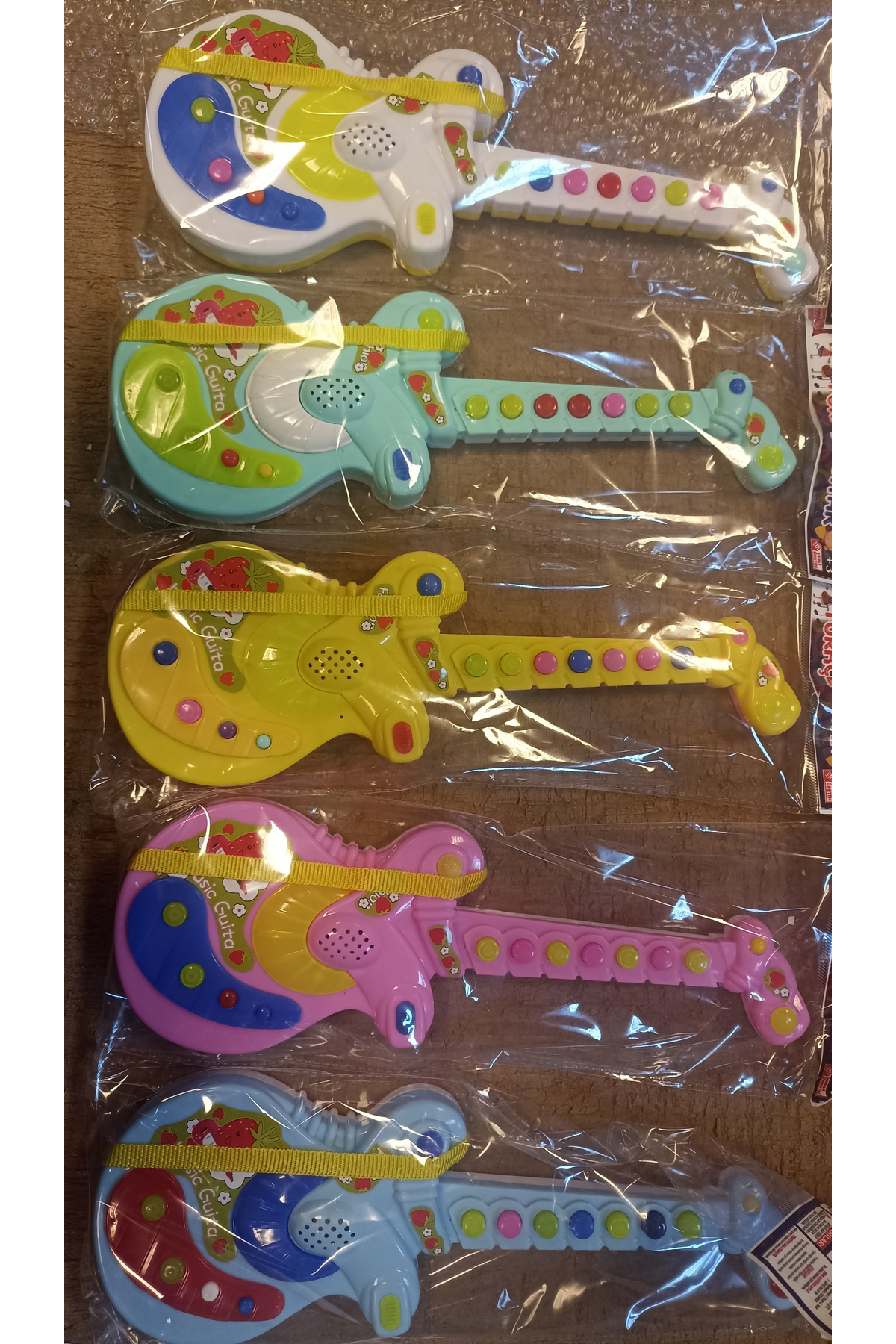 Can Sesli İşilkli Gitar . Müzikli Gitar . 35 Cm Boyunda Şik Gösterişl