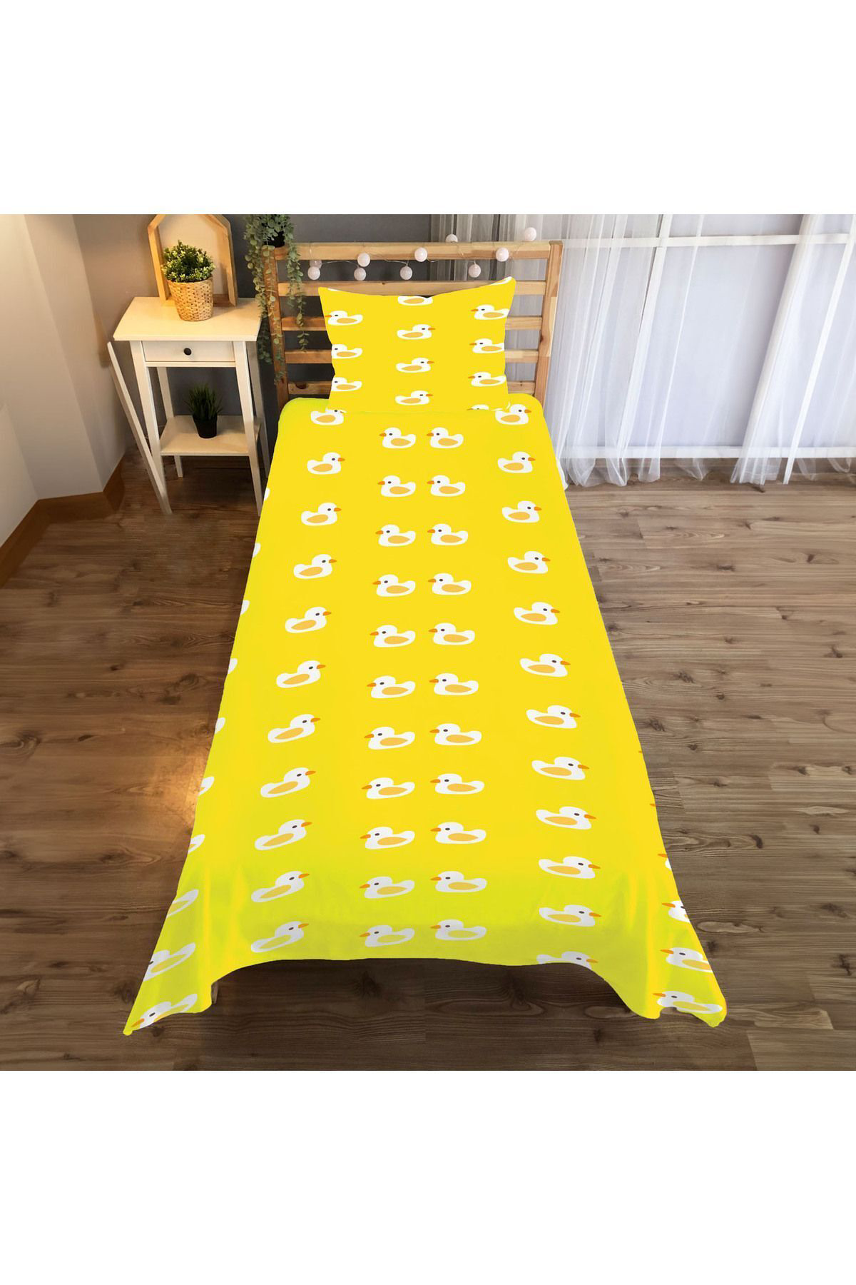 Evan Home Set Tekam Çocuk Odası Takım Perde (İki Kanat),Yatak Örtüsü,Yastık,Kırlent ,Halı,Tablo