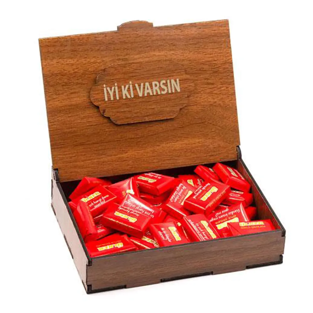 Sevdiklerinize Özel Ahşap Hediye Kutusunda 40 Adet Napoliten Çiko