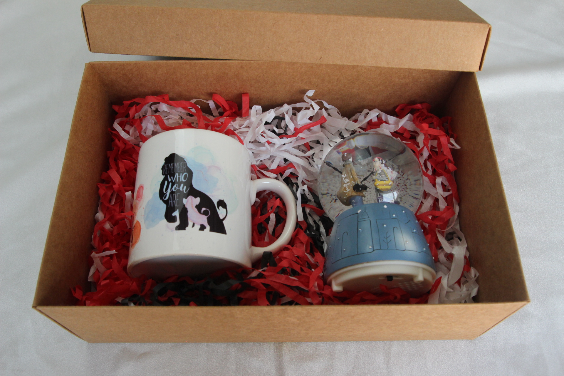 Sevgili Temalı Kar Küresi Ve Be Yourself Temalı Kupa Bardak Özel Tasarım Hediye Seti