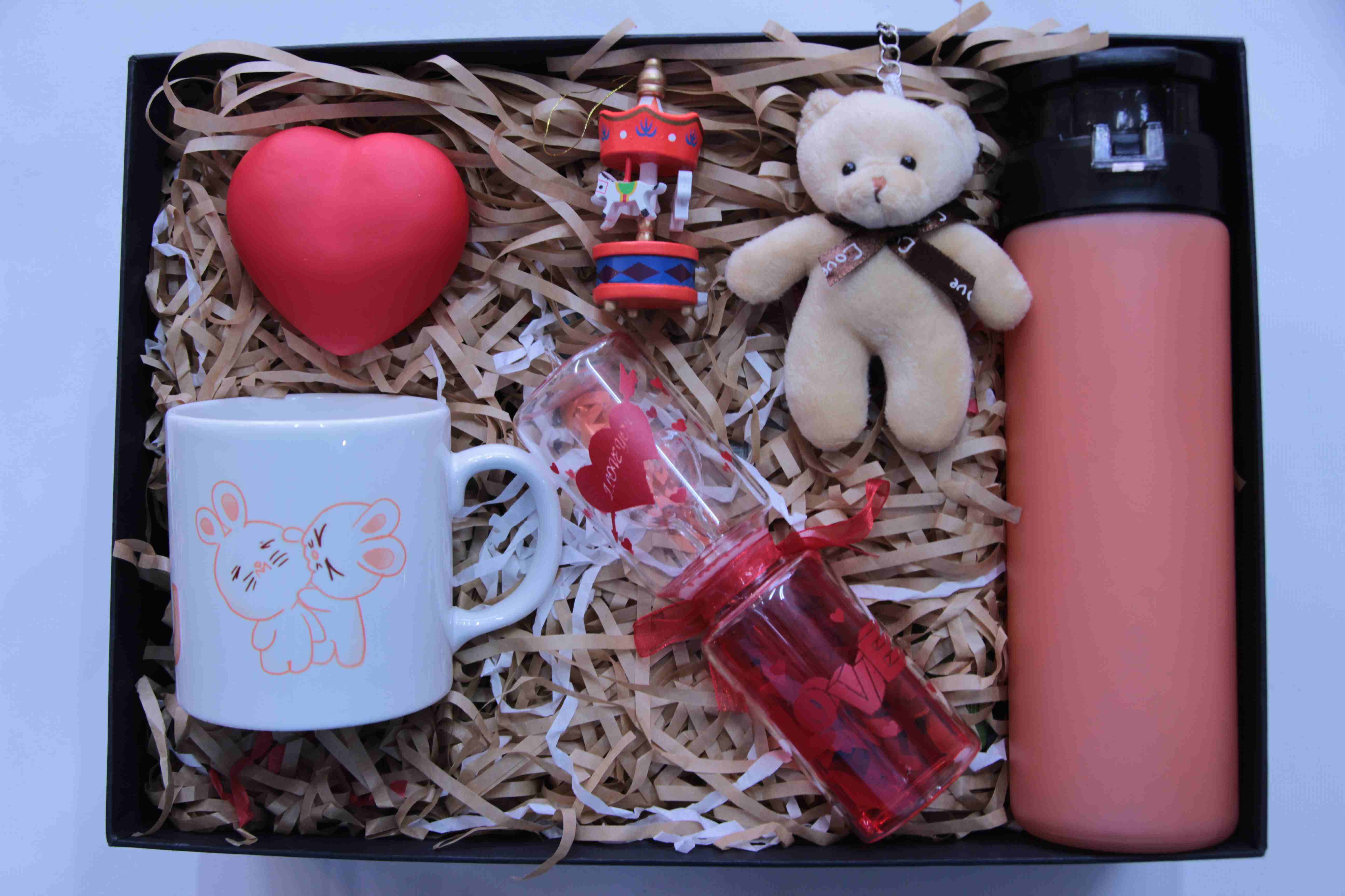 Home Sevgililer Günü Hediyesi Turucu Termos Aşk Ölçer Ayıcık Atlıkarınca Kalpli Led Kupa Seti