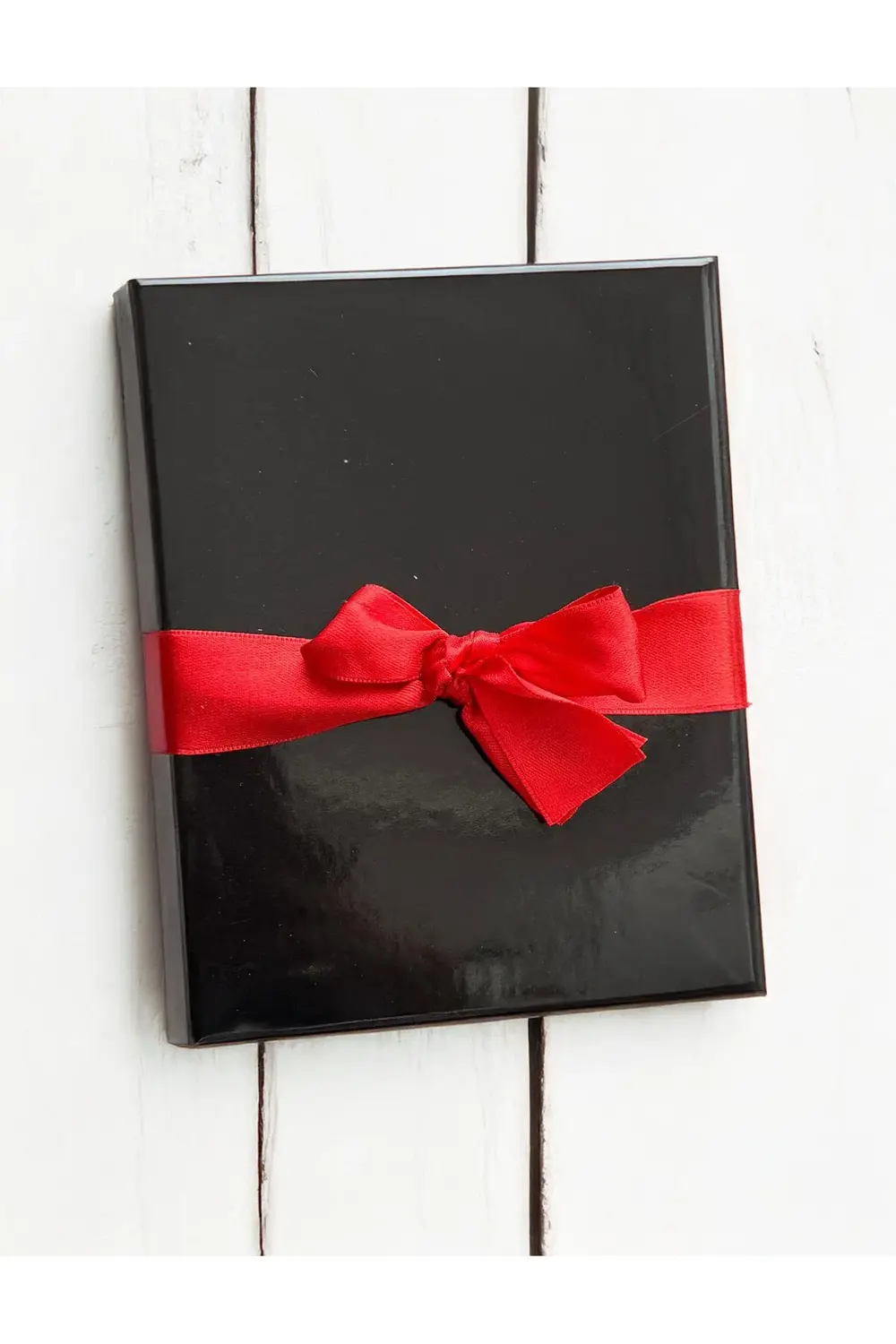 Sevgiliye Alınacak Hediye Kırmızı Güller ve İstiridye İçinde inci