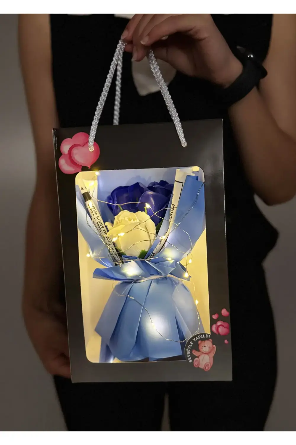 Sevgiliye Cicek - Işıklı Kutuda Gül Buketi - Cicek Hediye - Sevgi