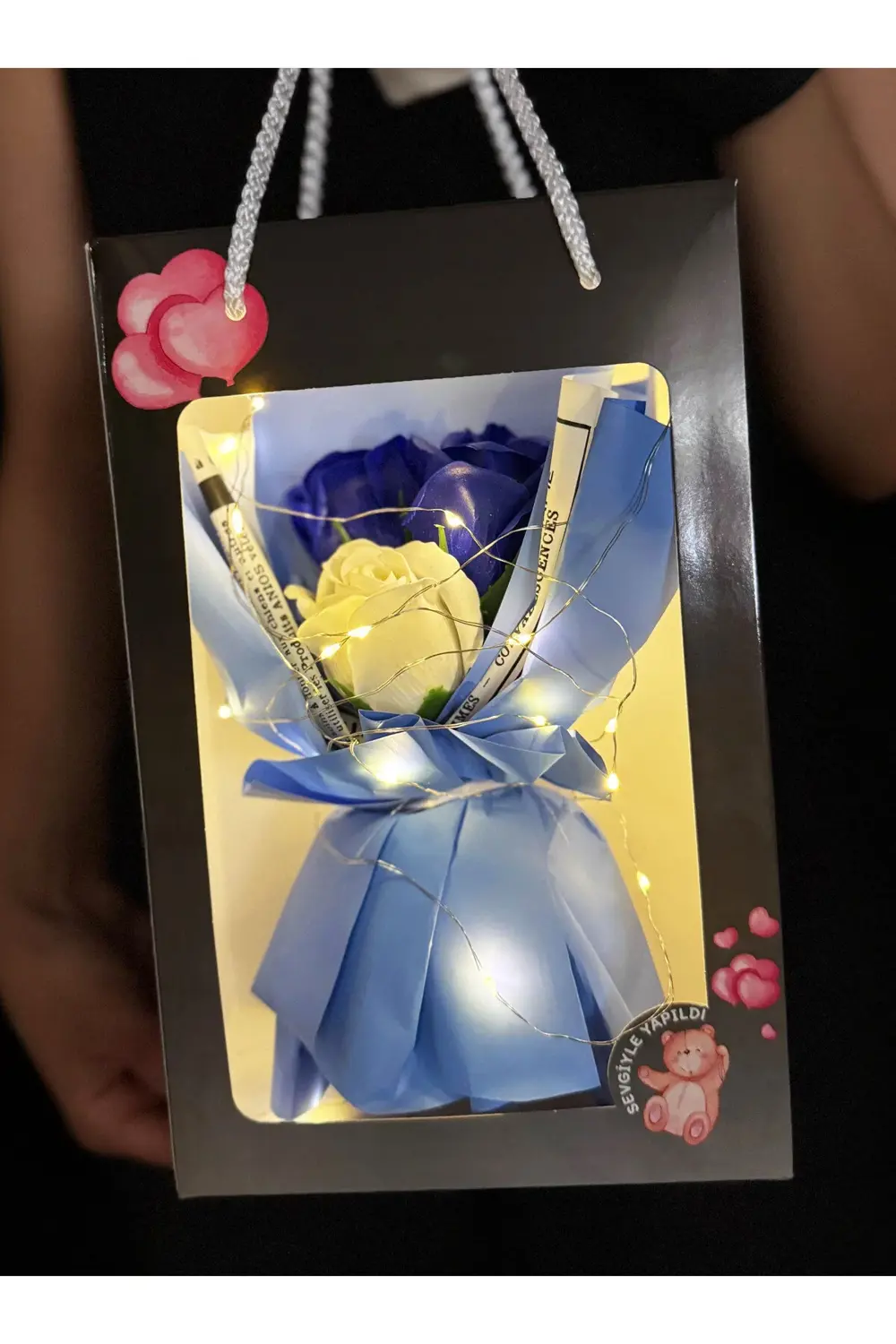 Sevgiliye Cicek - Işıklı Kutuda Gül Buketi - Cicek Hediye - Sevgi