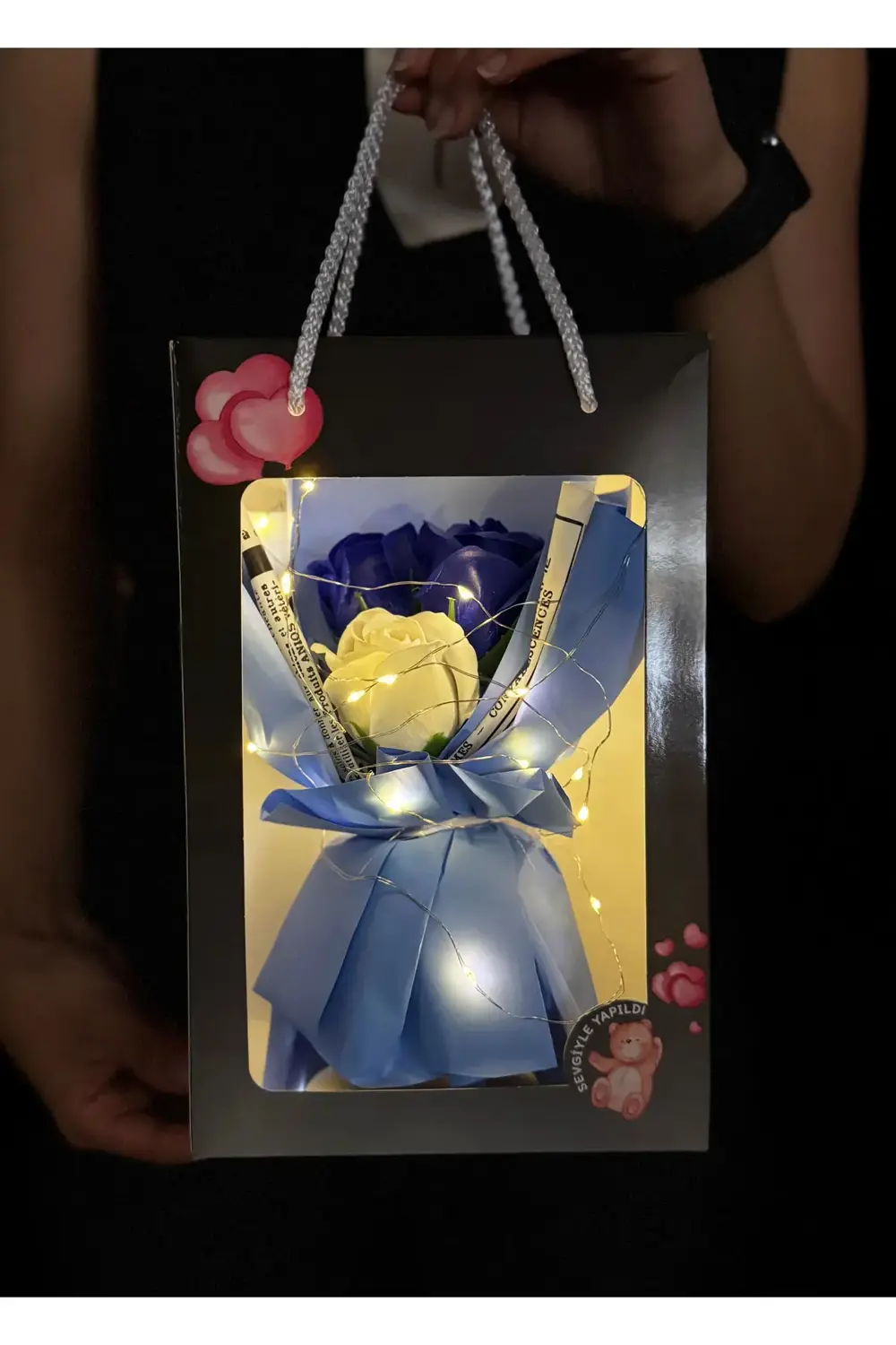 Sevgiliye Cicek - Işıklı Kutuda Gül Buketi - Cicek Hediye - Sevgi
