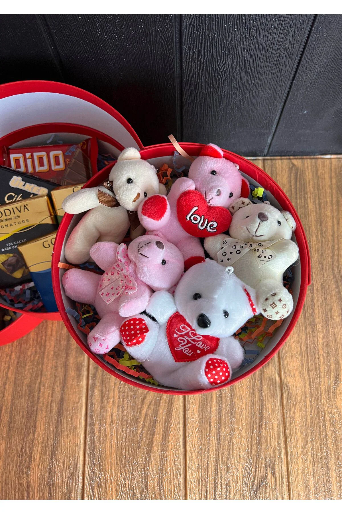 Sevgiliye Hediye 3 Katlı Kutuda Bol Nutella Ayıcıklar ve Kare Çik