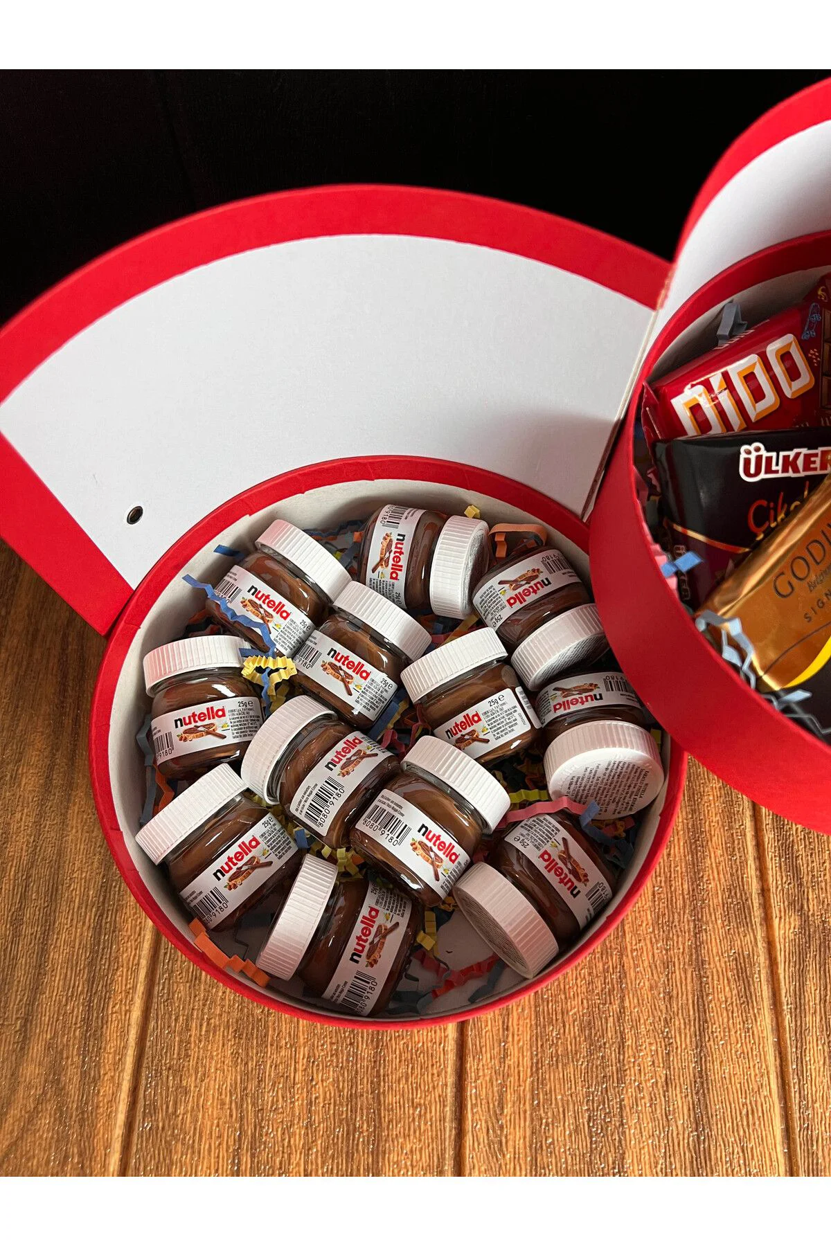 Sevgiliye Hediye 3 Katlı Kutuda Bol Nutella Ayıcıklar ve Kare Çik