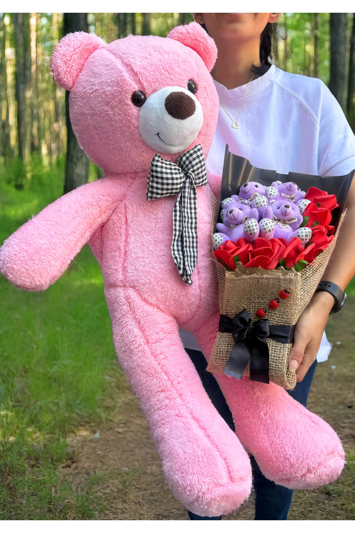 Sevgiliye Hediye 80cm Pembe Ayıcık ve Mor Ayıcıklı Kırmızı Güllü 