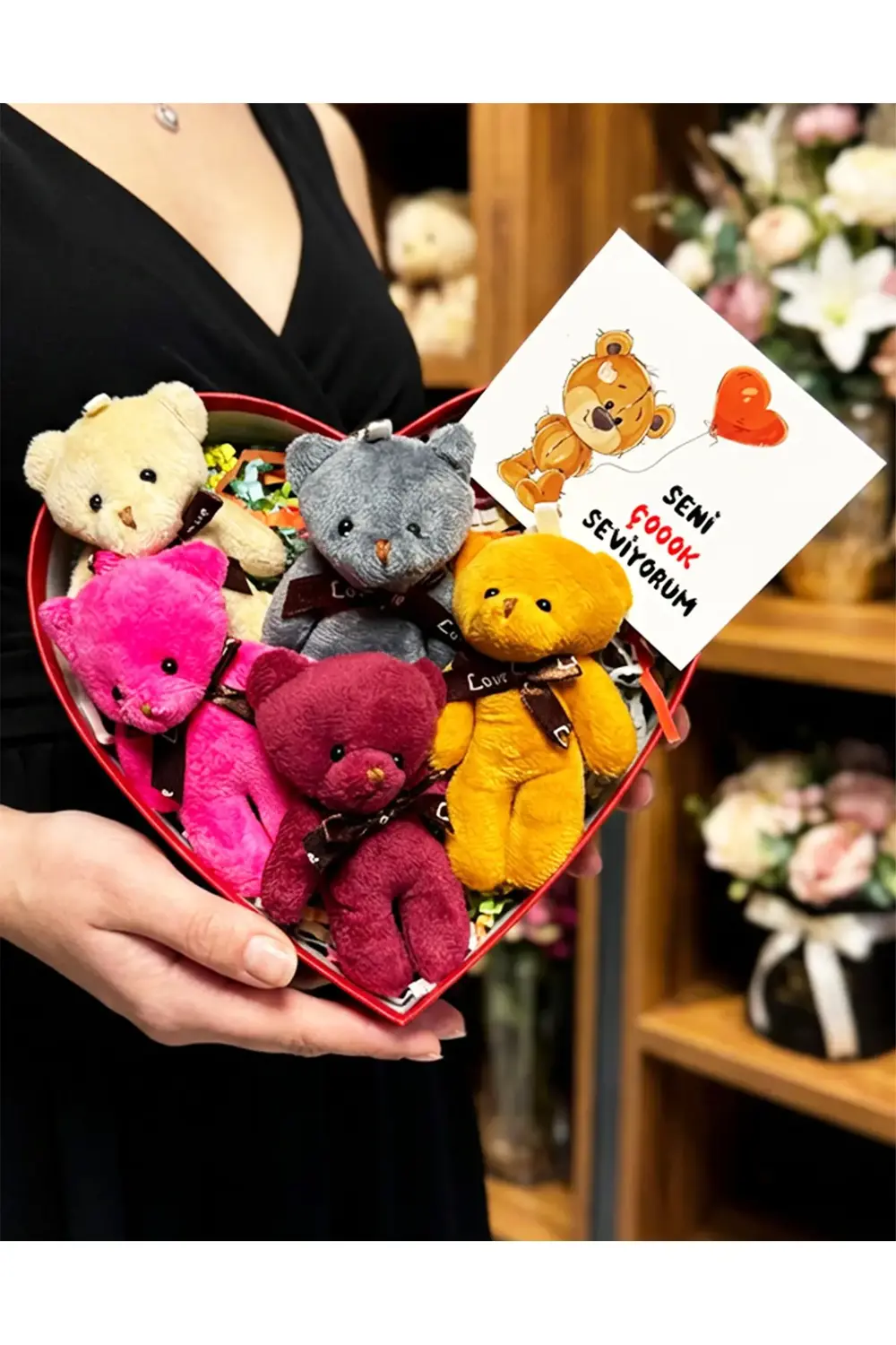 Sevgiliye Hediye Kalp Hediye Kutusunda Rengarenk Mini Ayıcıklar -