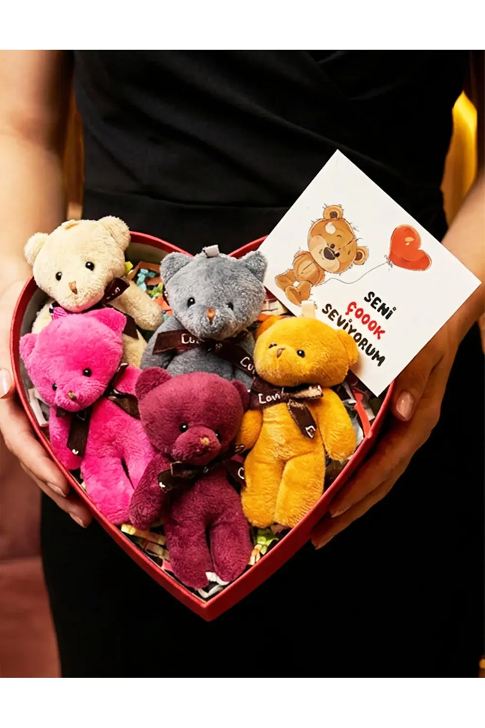 Sevgiliye Hediye Kalp Hediye Kutusunda Rengarenk Mini Ayıcıklar -